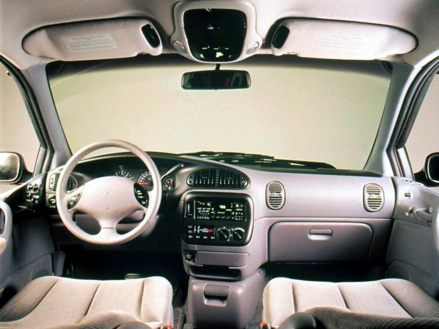 Dodge Grand Caravan 1995 года  (фото 2 из 9)